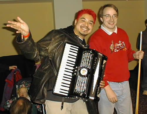 Joey deVilla and his accordion with Linus Torvalds