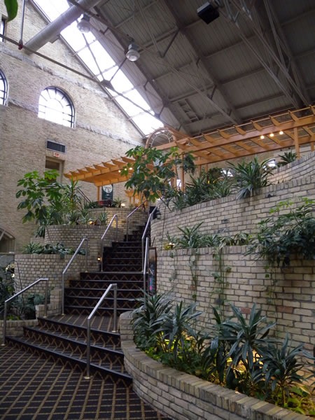 Entrance to the Cantata Lounge at the Delta Armouries London Hotel