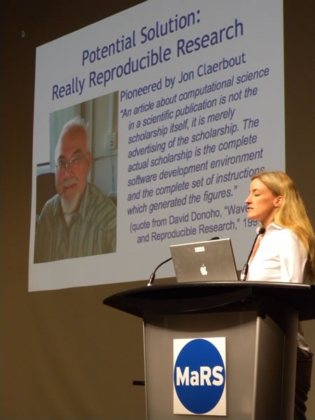 Victoria Stodden and her "Really Reproducible Research" slide