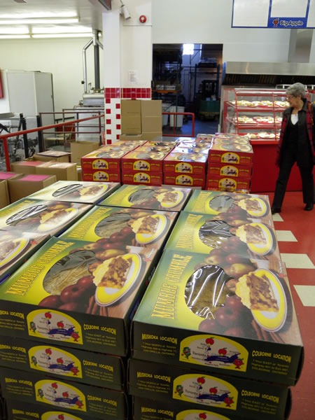 05 boxes of pies