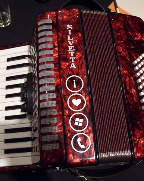 windows phone 7 accordion