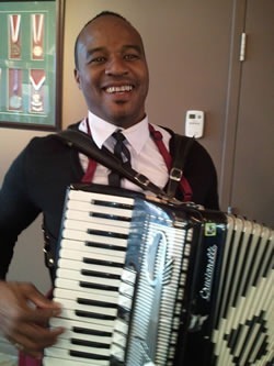 gladstone on accordion