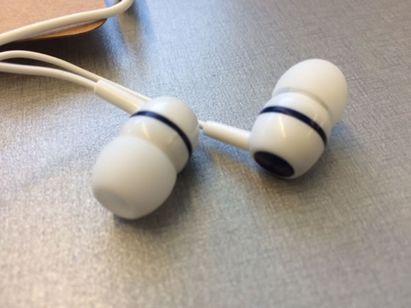 jetblue earbuds 2015 02