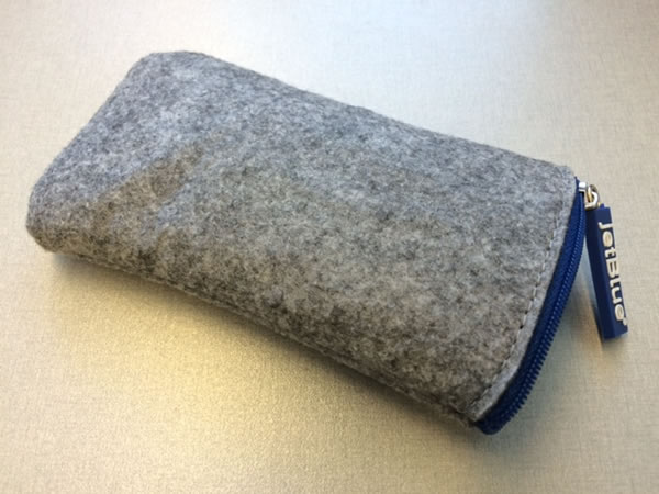 jetblue earbuds case 2015 02