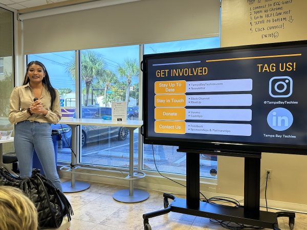 Samantha Ramos does the introductory presentation at Tampa Bay Techies’ “Breaking Into Tech’ event.